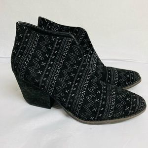 Amuse black booties Sz. 10 stitching Cruz bohemian